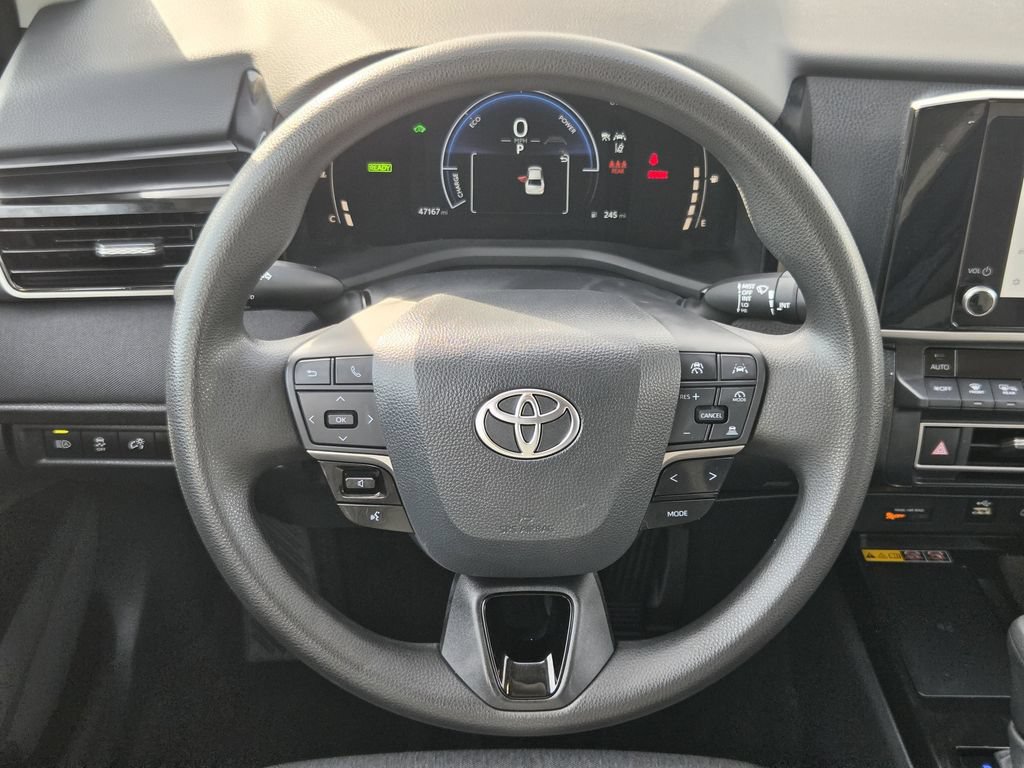 Used 2025 Toyota Camry LE FWD image 15