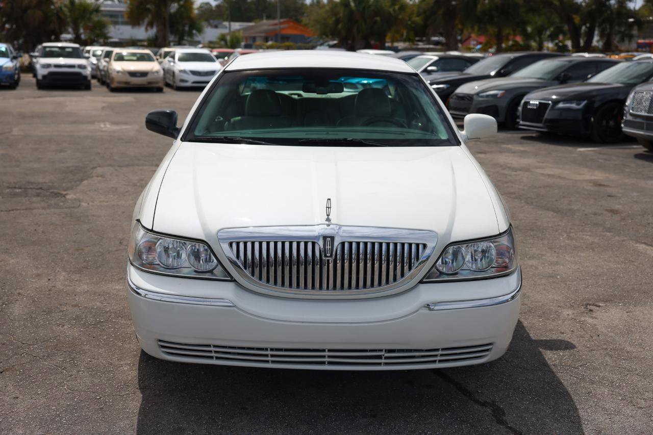 Used 2006 Lincoln Town Car Signature image 19