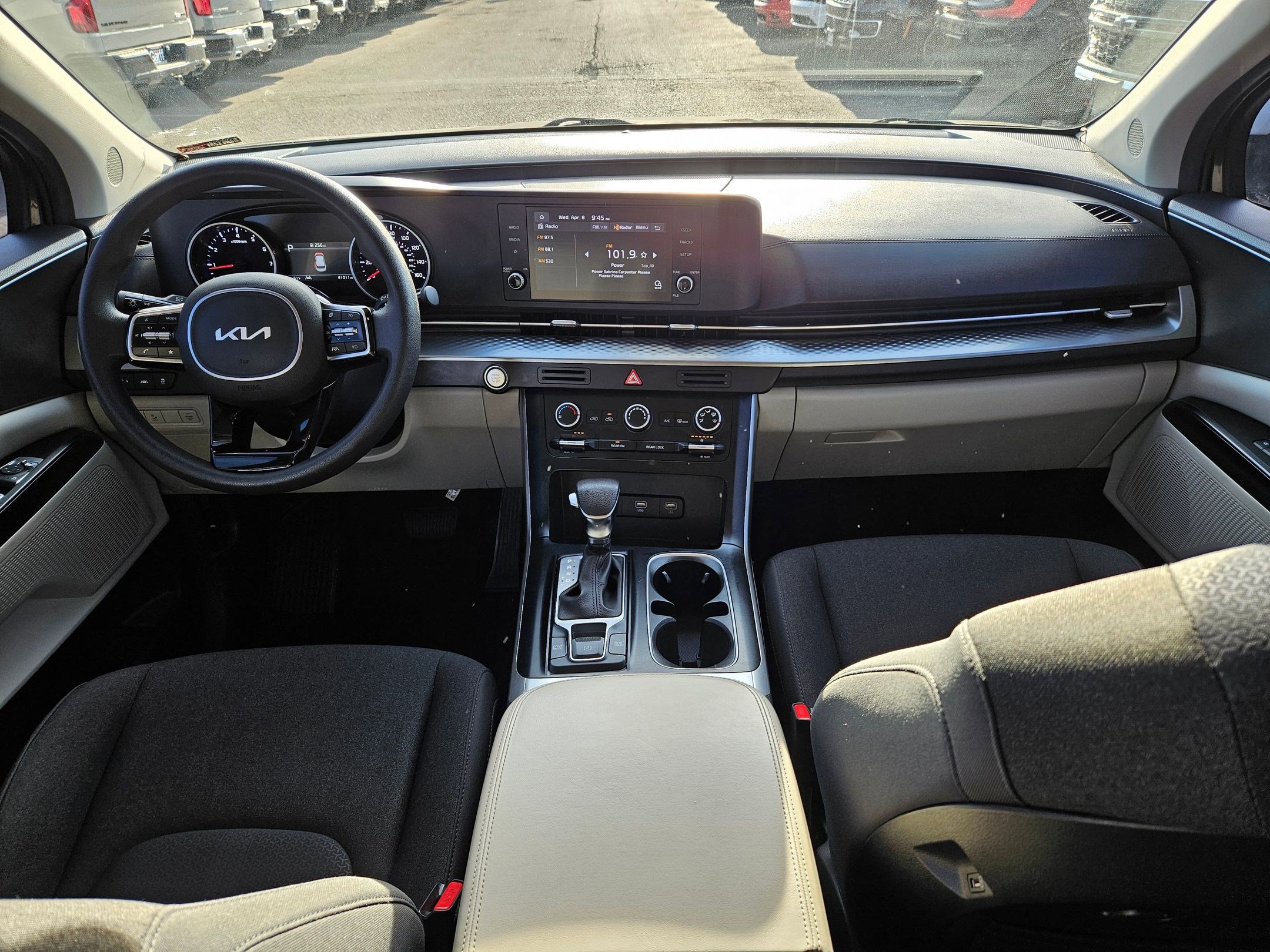 Used 2022 Kia Carnival LX image 27