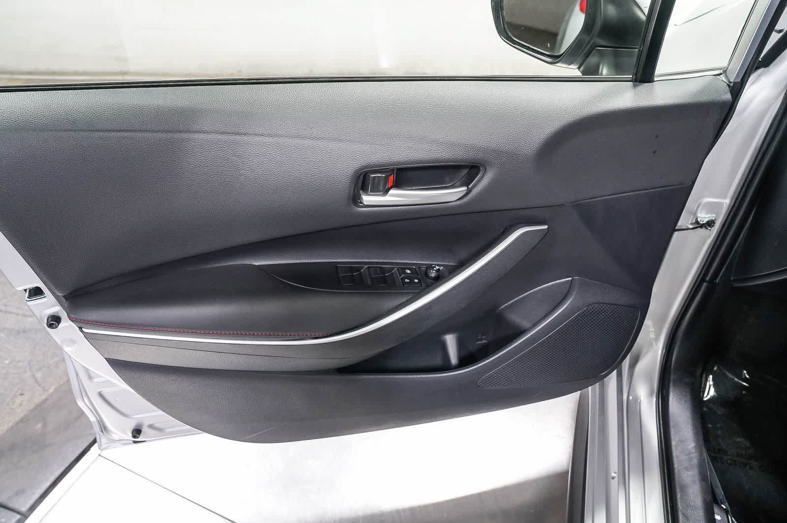 Used 2024 Toyota Corolla SE w/ SE Package FWD image 22