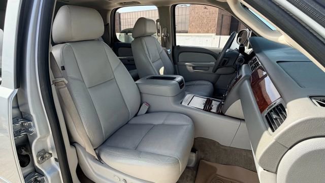 Used 2013 Chevrolet Tahoe LTZ image 19