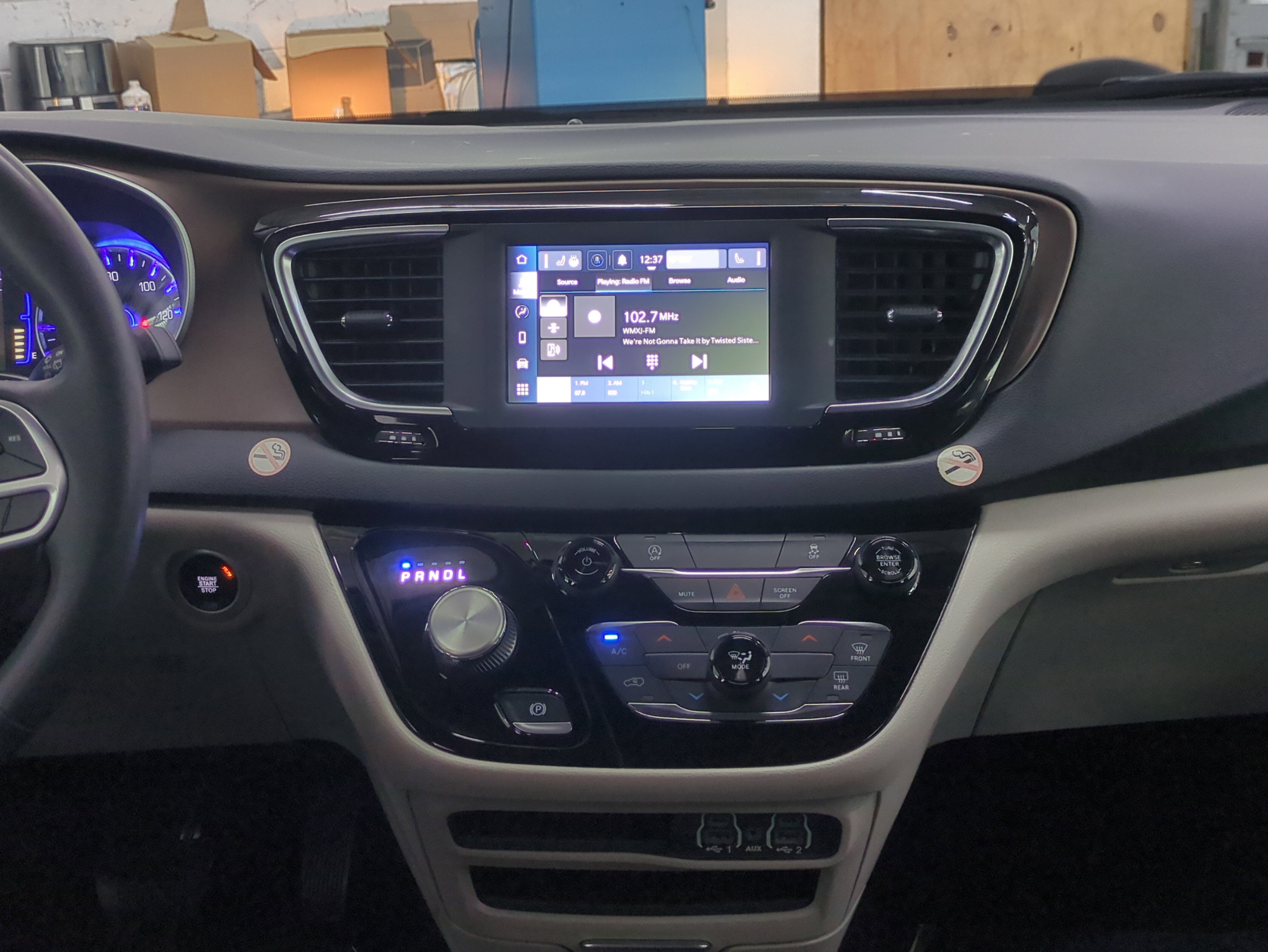 Certified 2022 Chrysler Voyager LX image 19