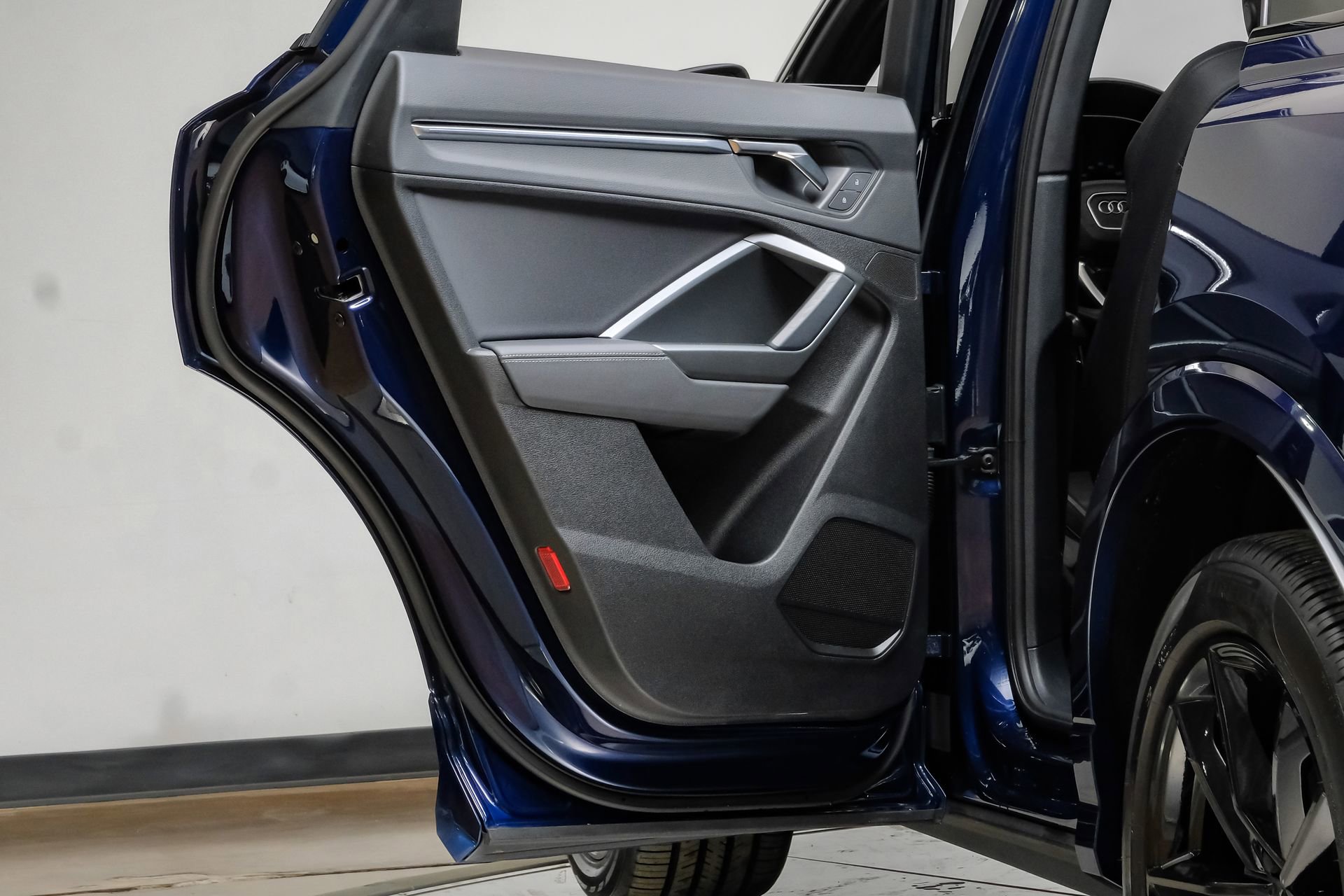 Used 2023 Audi Q3 2.0T Premium Plus w/ Premium Plus Package image 48