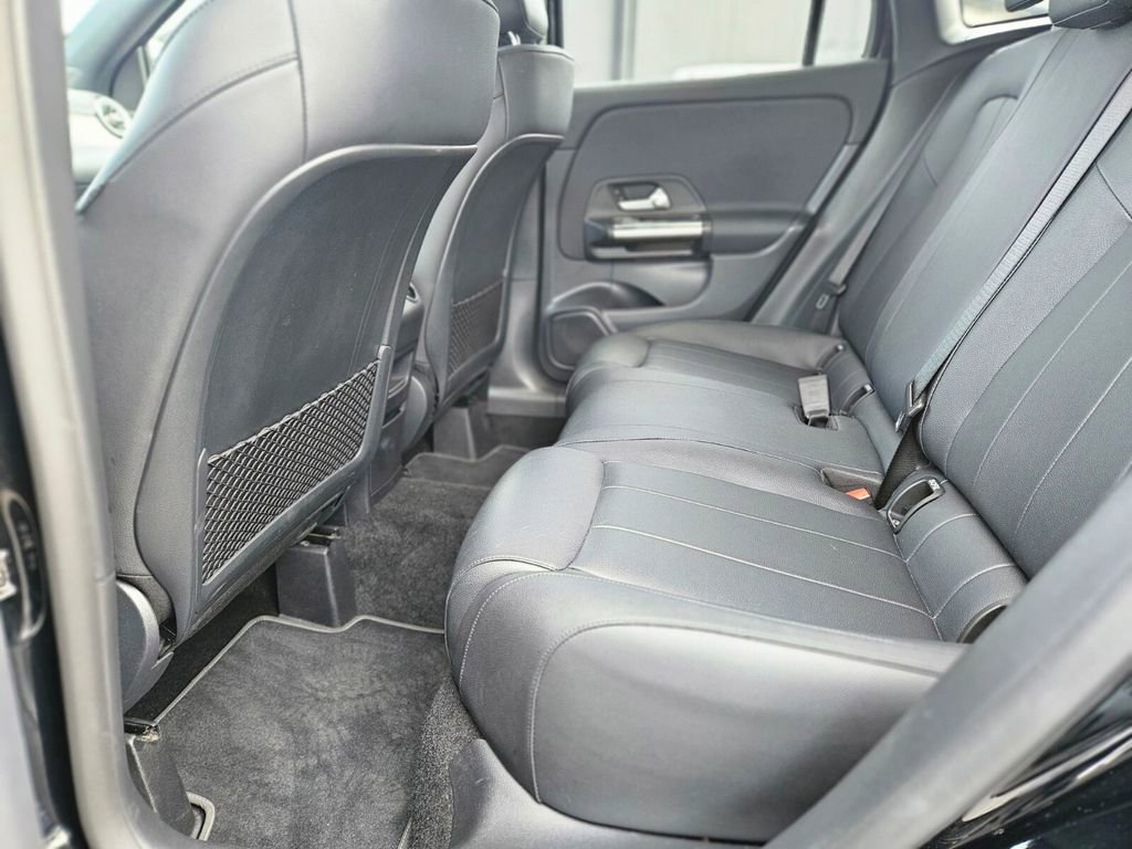 Used 2022 Mercedes-Benz GLA 250 4MATIC image 13