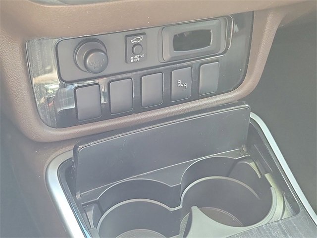 Used 2018 Mitsubishi Outlander SEL image 27