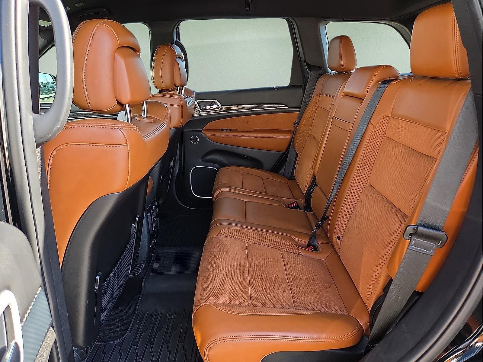 Used 2018 Jeep Grand Cherokee SRT w/ Trailer Tow Group IV image 10