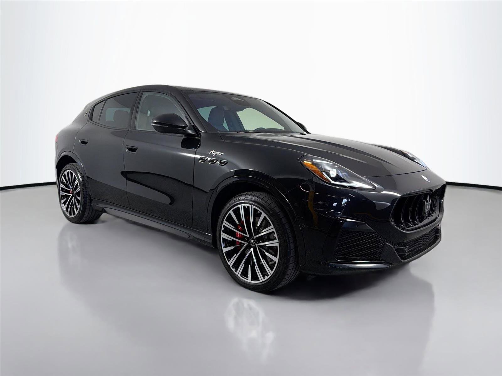 Used 2025 Maserati Grecale Trofeo AWD/4WD image 3