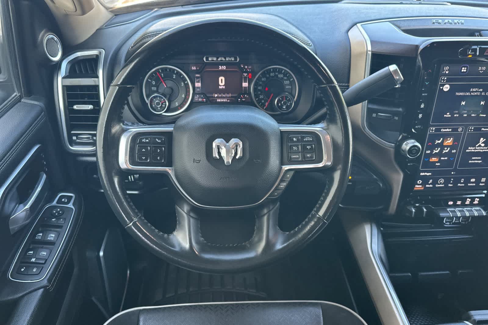 Used 2022 RAM 2500 Laramie AWD/4WD image 30