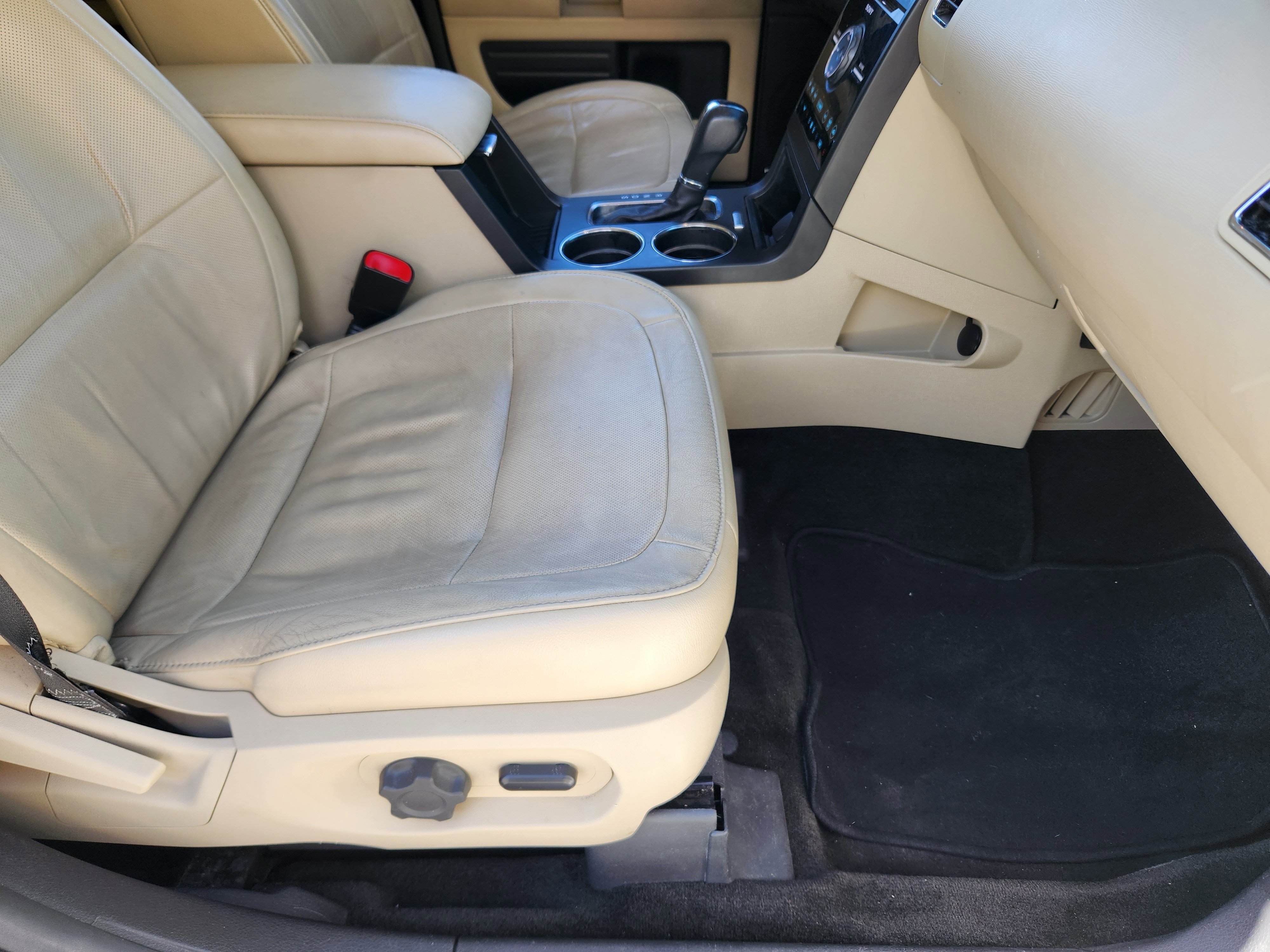 Used 2019 Ford Flex Limited image 18