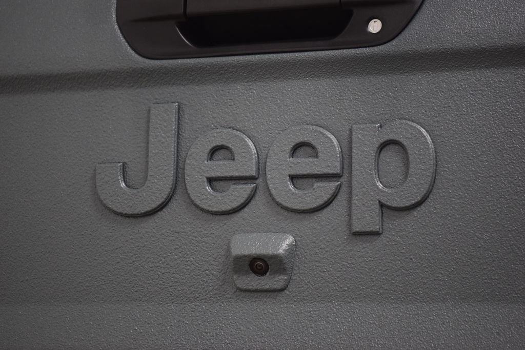 Used 2026 Jeep Gladiator Mojave AWD/4WD image 27