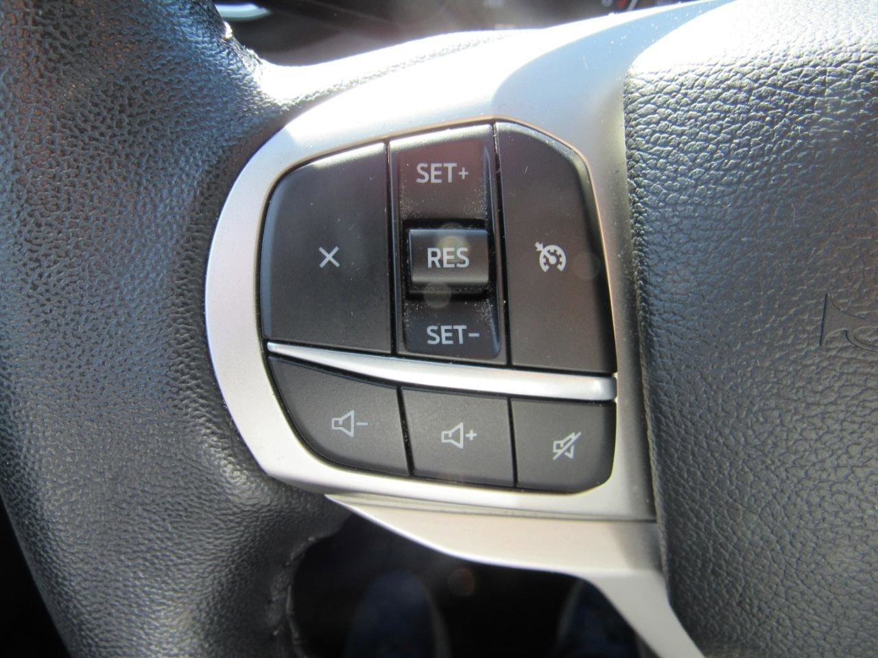 Used 2022 Ford Explorer XLT w/ Equipment Group 202A image 21