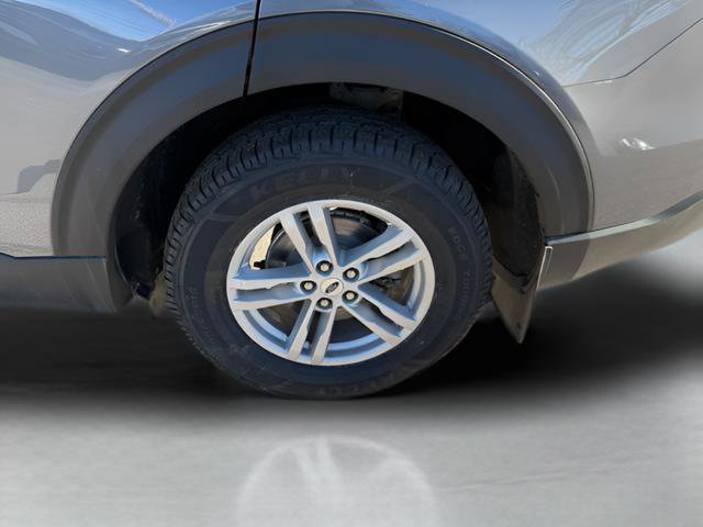Used 2022 Ford Explorer XLT w/ Equipment Group 202A AWD/4WD image 25
