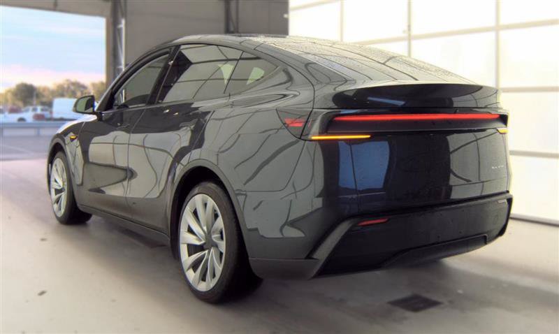 Used 2026 Tesla Model Y AWD image 2