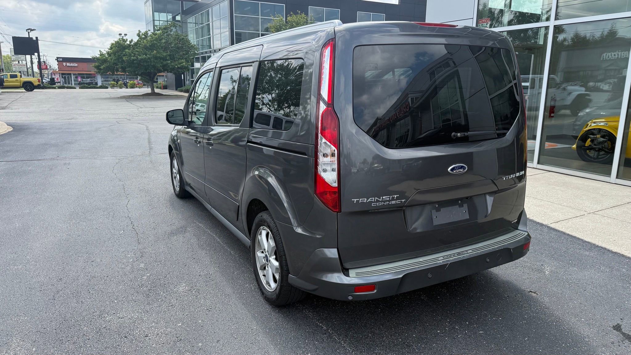 Used 2016 Ford Transit Connect Titanium FWD image 10