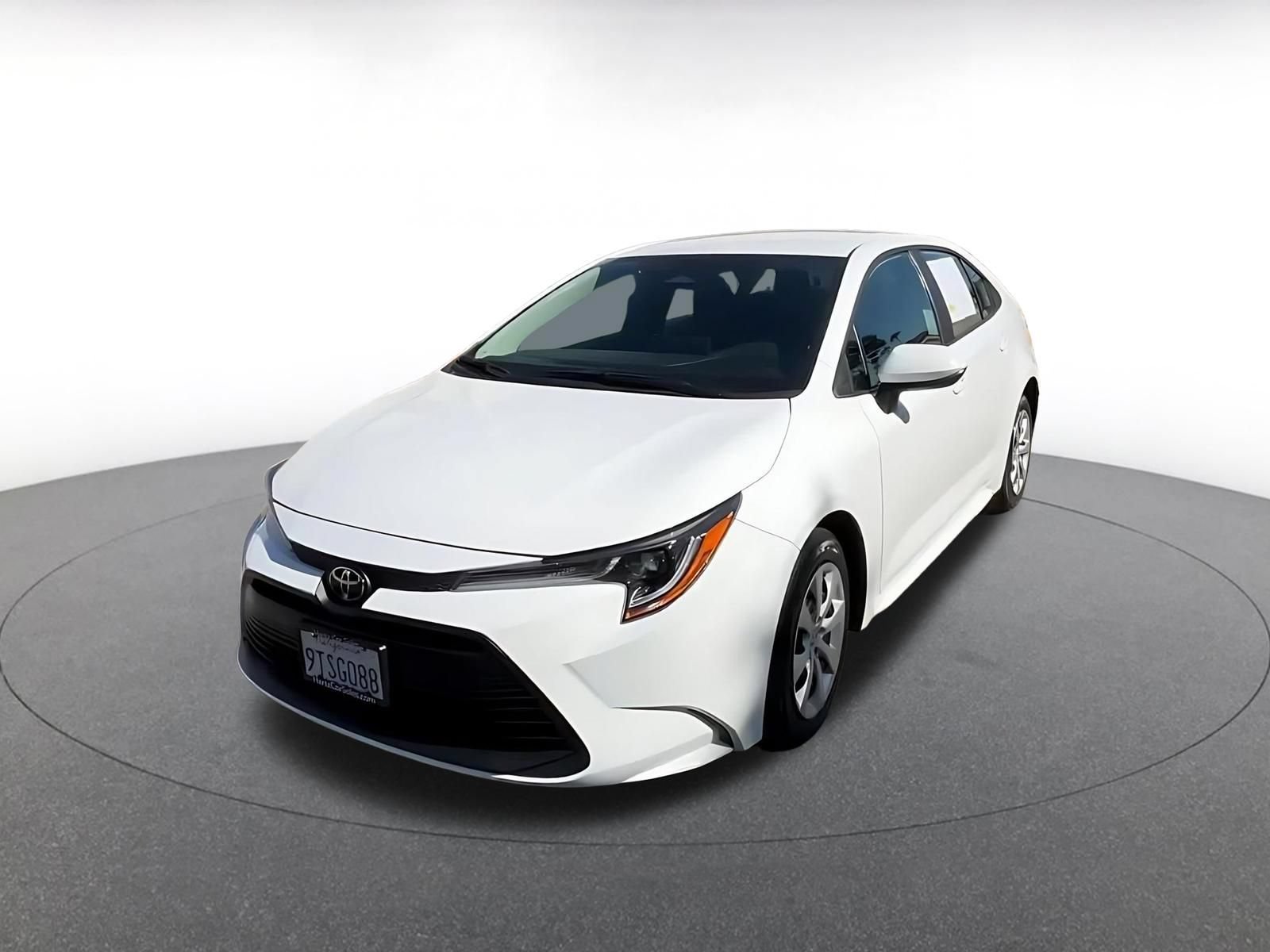 Used 2025 Toyota Corolla LE FWD image 7