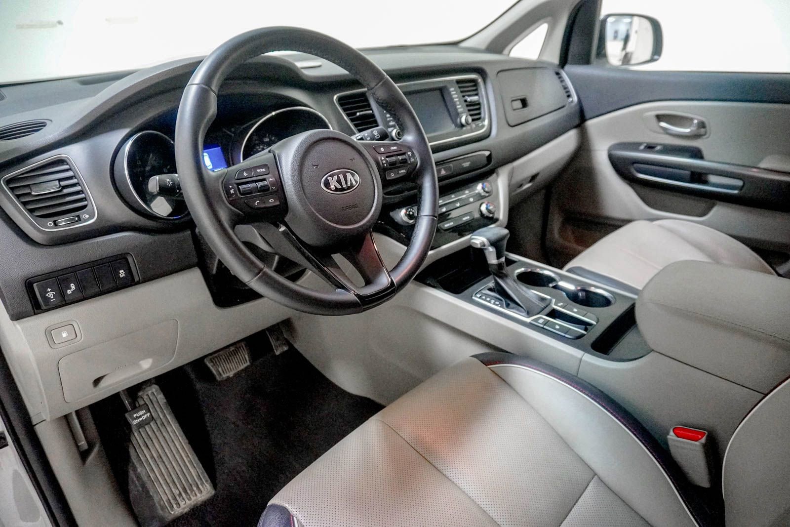 Used 2019 Kia Sedona EX FWD image 20