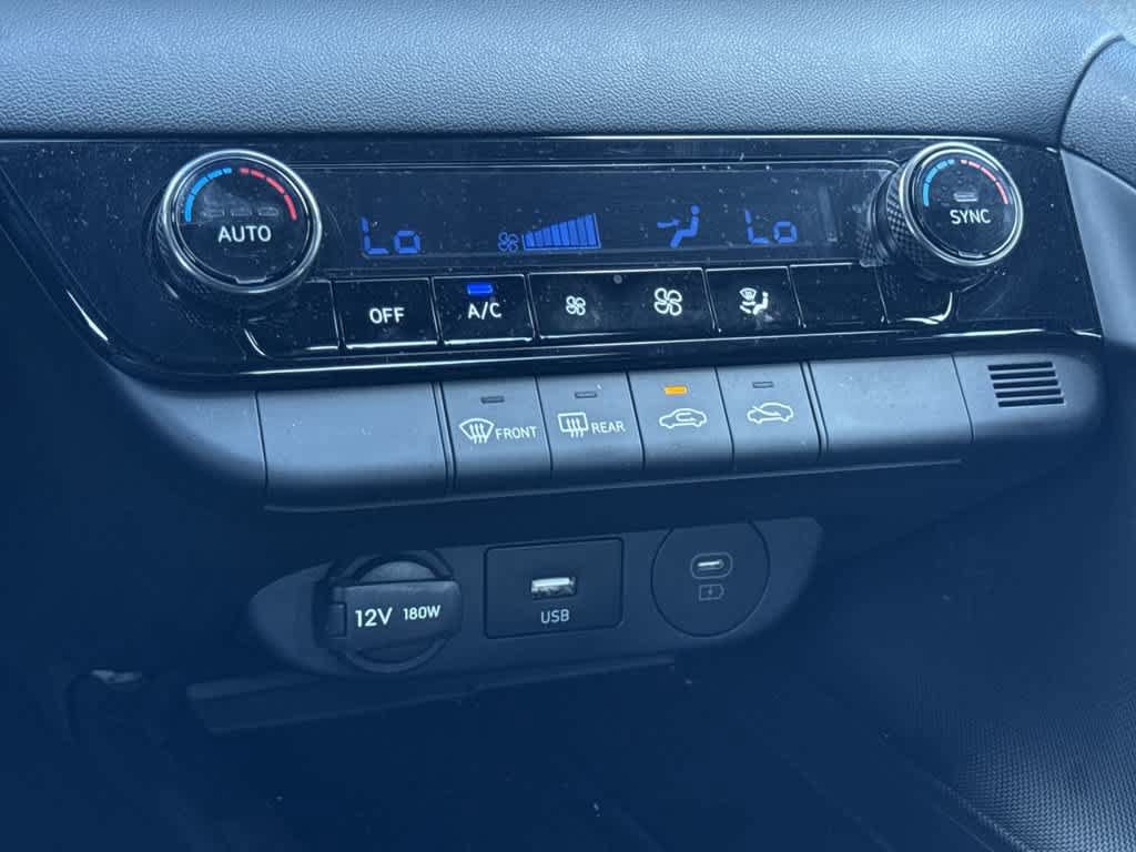 Used 2025 Hyundai Elantra Sport FWD image 19