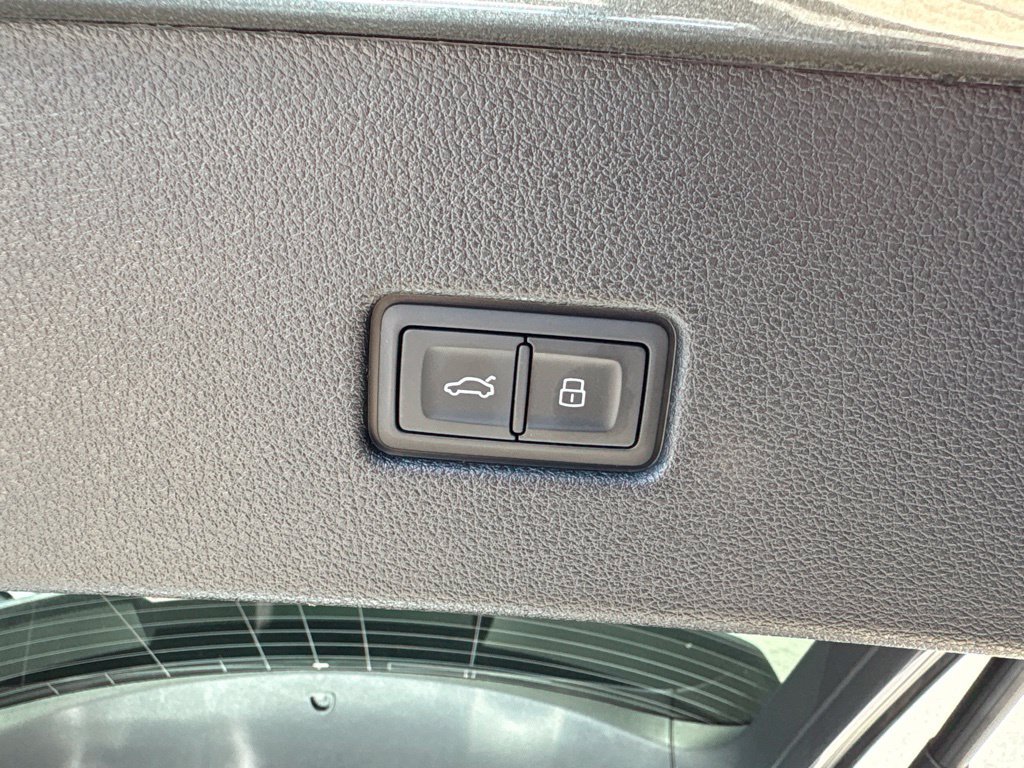 New 2027 Audi SQ8 Prestige AWD/4WD image 39