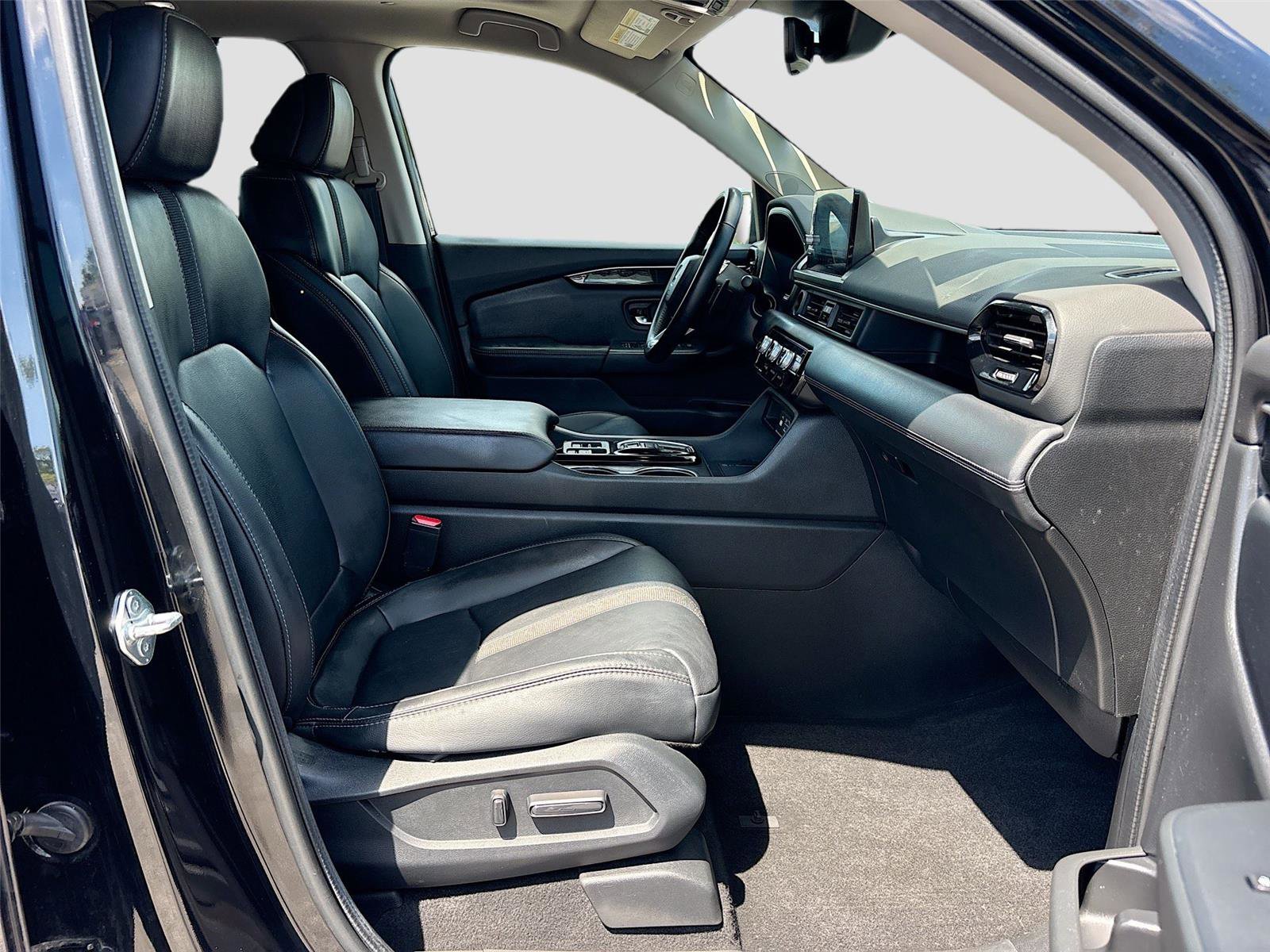 Certified 2024 Honda Pilot Touring image 35
