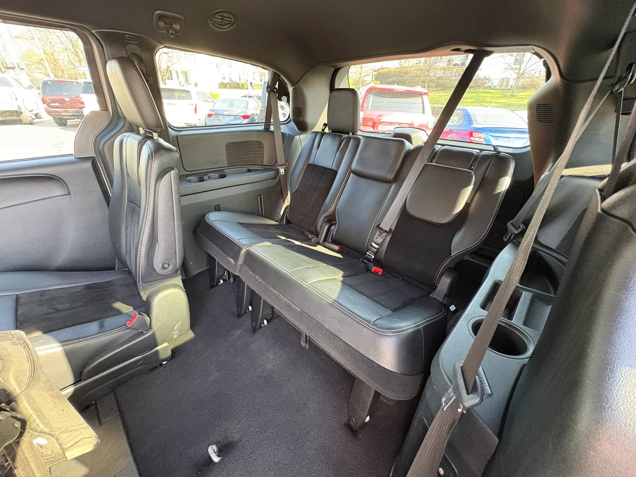 Used 2016 Dodge Grand Caravan SXT FWD image 15