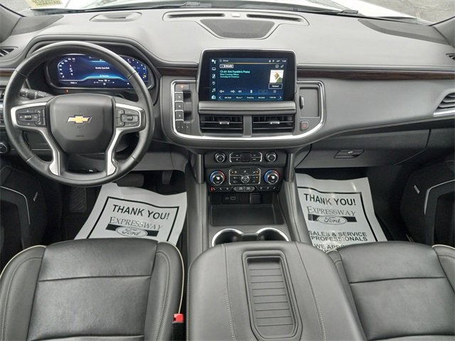 Used 2023 Chevrolet Suburban Premier image 17