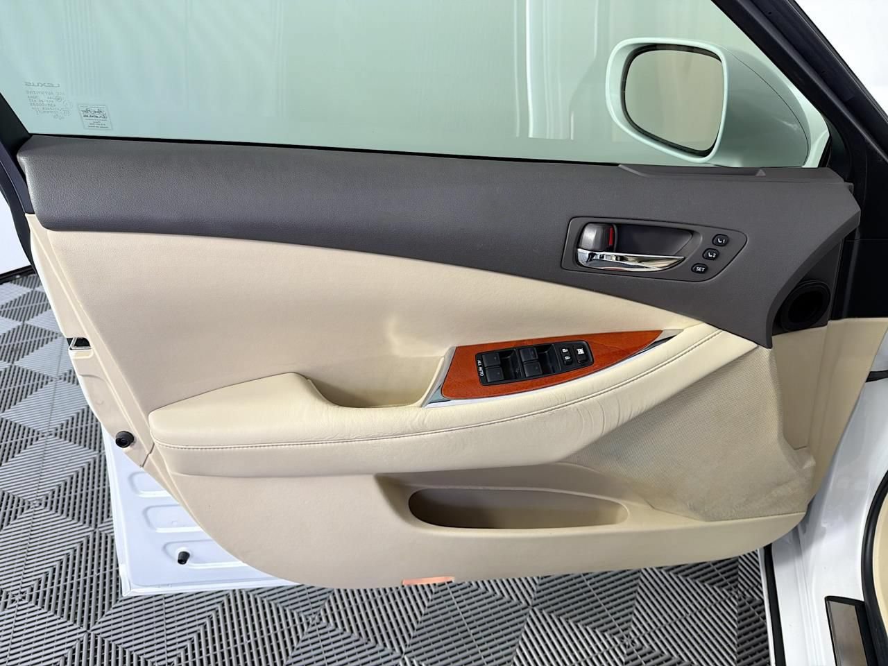 Used 2011 Lexus ES 350 FWD image 19