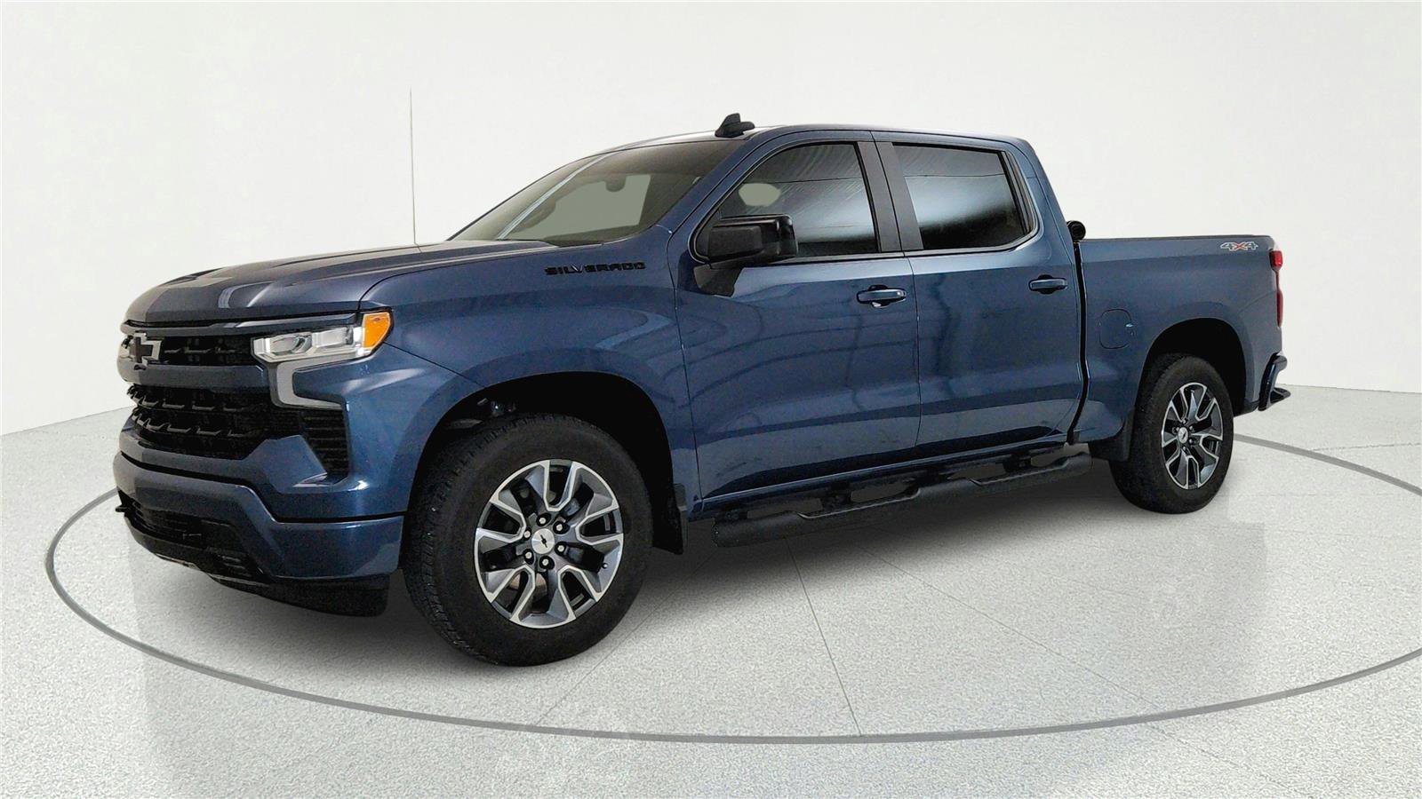 Used 2024 Chevrolet Silverado 1500 RST w/ Protection Package AWD/4WD image 2