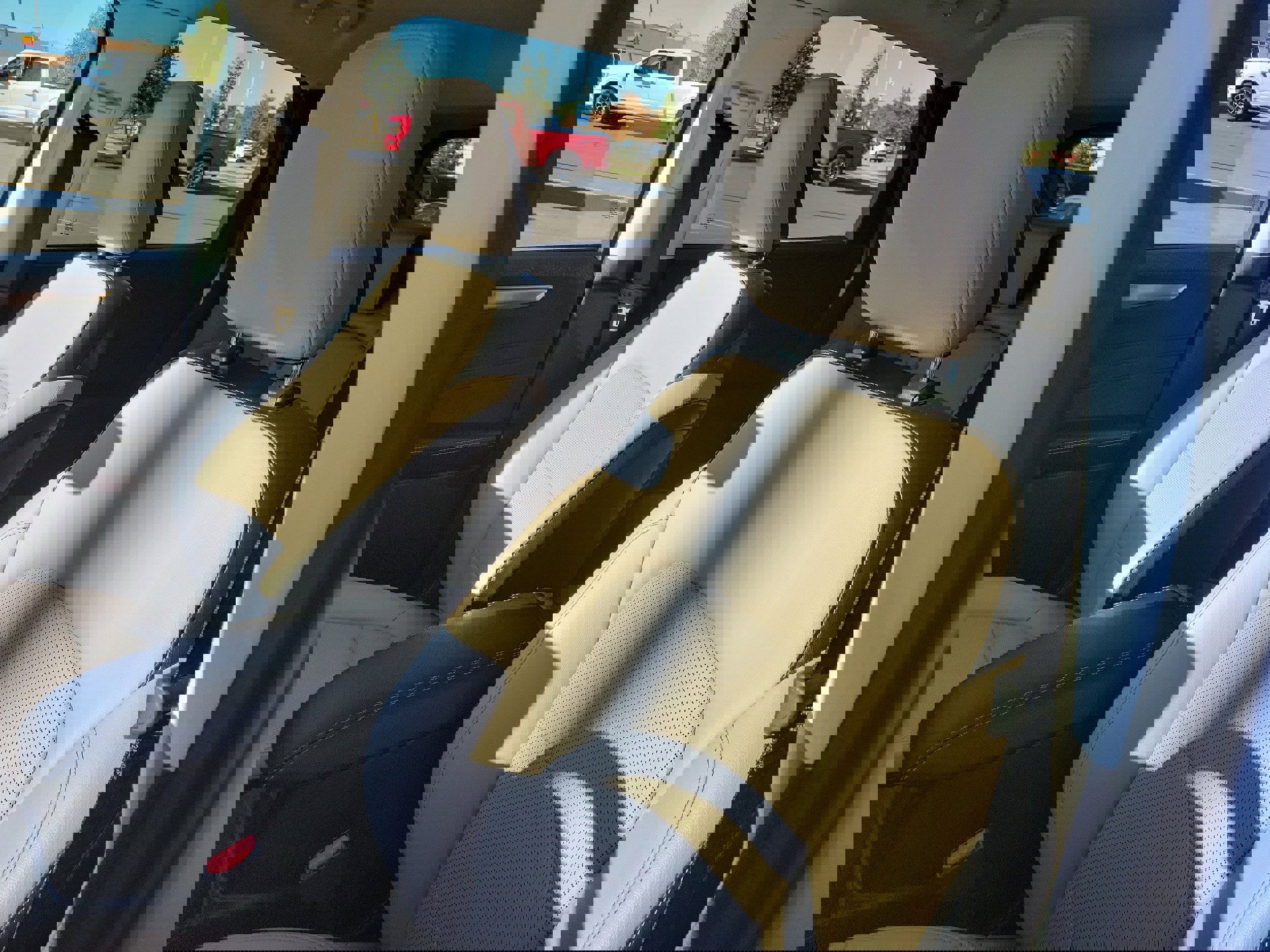 Certified 2022 Ford Escape Titanium image 19