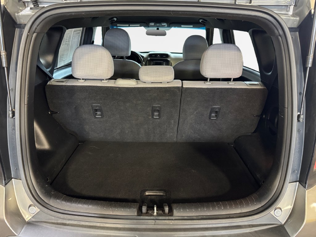 Used 2016 Kia Soul FWD image 25