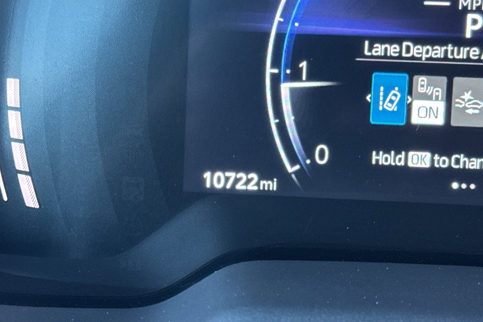 Certified 2024 Toyota Corolla Cross XLE w/ Convenience Package image 3