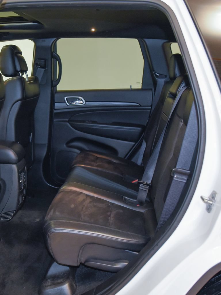 Used 2022 Jeep Grand Cherokee Laredo X AWD/4WD image 12