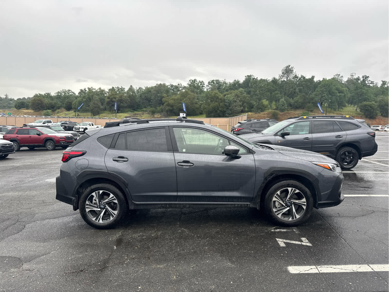 Used 2025 Subaru Crosstrek 2.0i Premium image 4