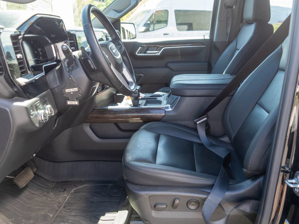 Certified 2025 GMC Sierra 1500 Elevation w/ Elevation Premium Package AWD/4WD image 12