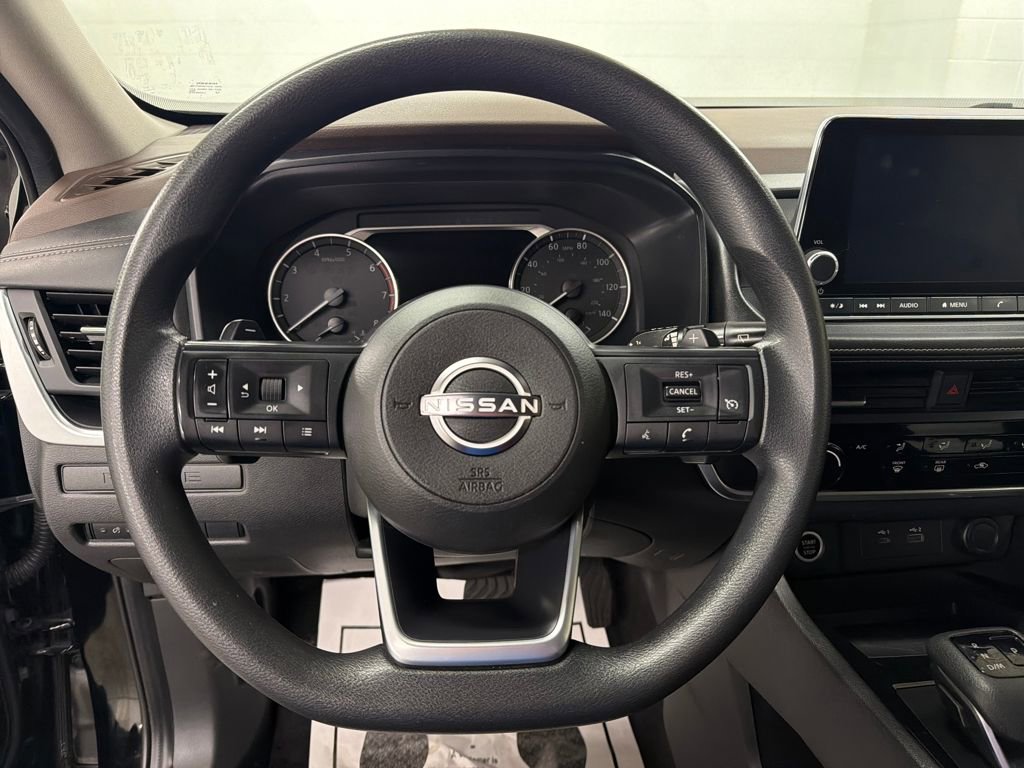 Used 2023 Nissan Rogue S image 18