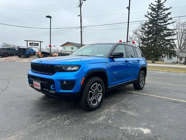 Used 2022 Jeep Grand Cherokee Trailhawk w/ Luxury Tech Group III AWD/4WD image 3