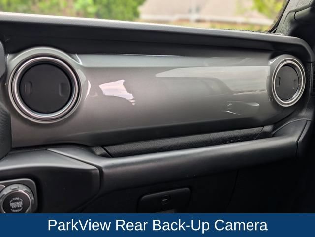 Used 2019 Jeep Wrangler Unlimited Sahara AWD/4WD image 15