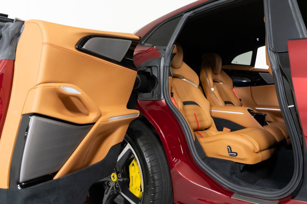 Used 2025 Ferrari Purosangue AWD/4WD image 33