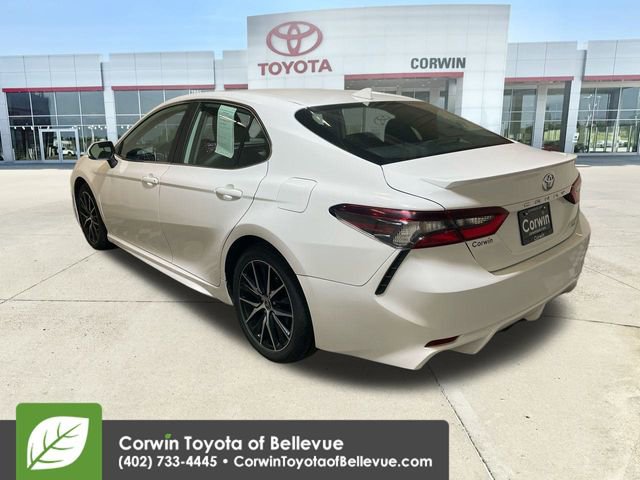 Used 2024 Toyota Camry SE image 6