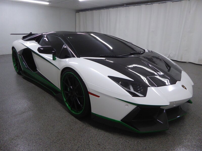 Used 2014 Lamborghini Aventador LP 700-4 AWD/4WD image 2