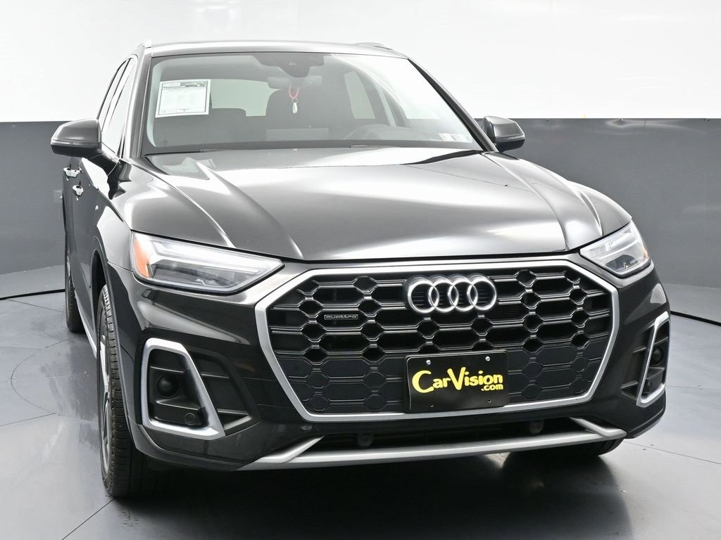 Used 2023 Audi Q5 e Premium w/ Convenience Package image 4