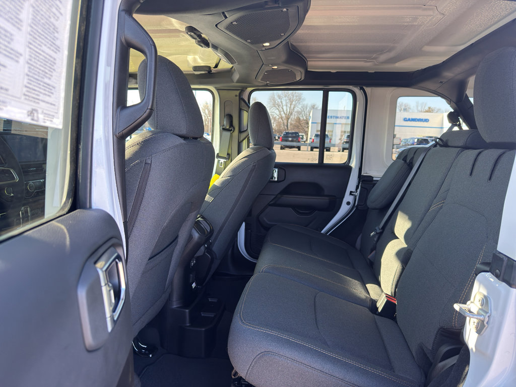 Used 2025 Jeep Wrangler Sahara w/ Safety Group image 30