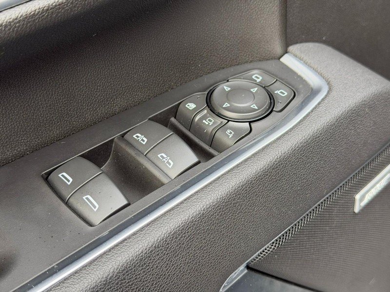 Used 2025 GMC Sierra 2500 SLT AWD/4WD image 18