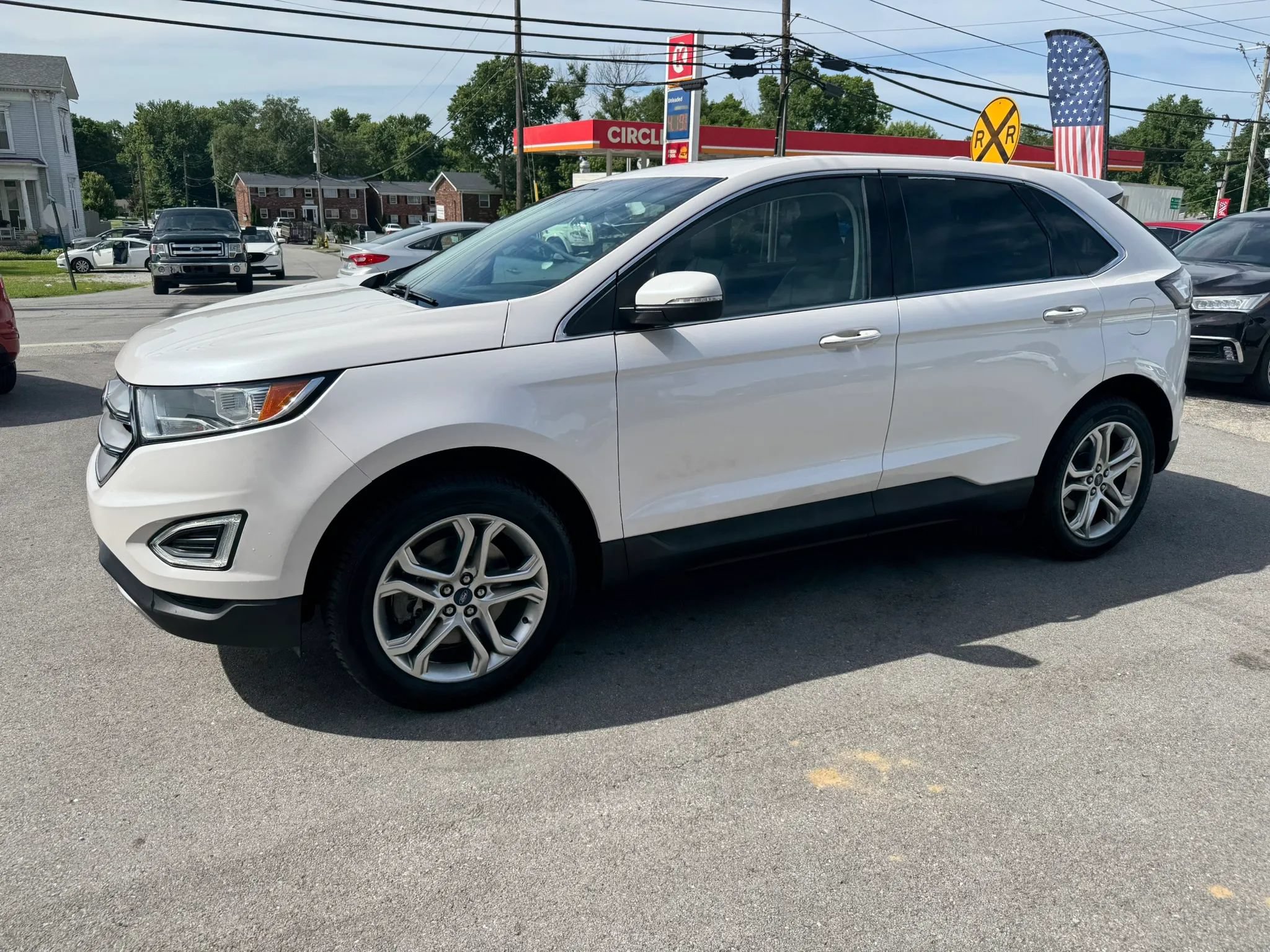 Used 2018 Ford Edge Titanium w/ Technology Package AWD/4WD image 7