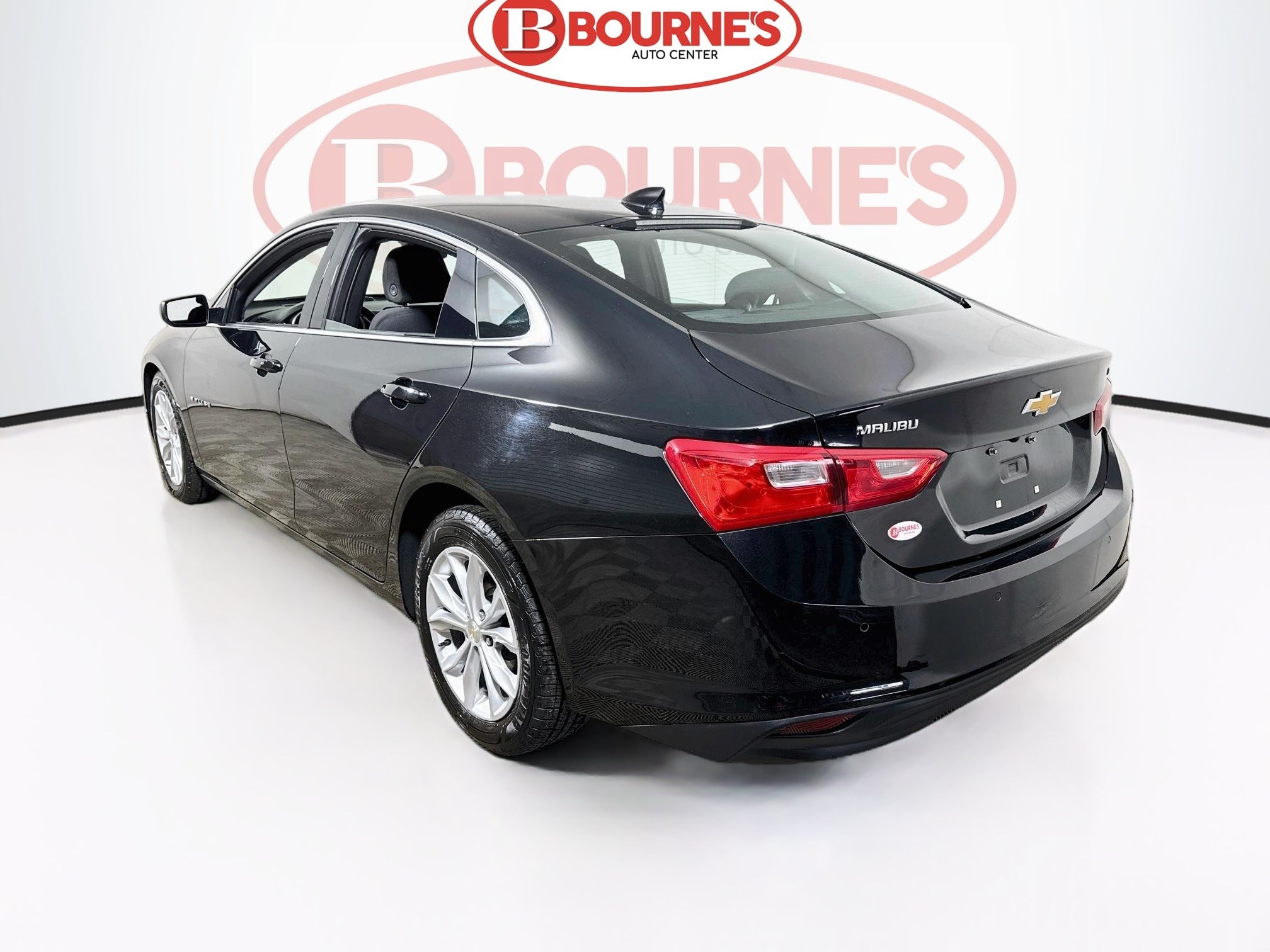 Used 2025 Chevrolet Malibu LT FWD image 8