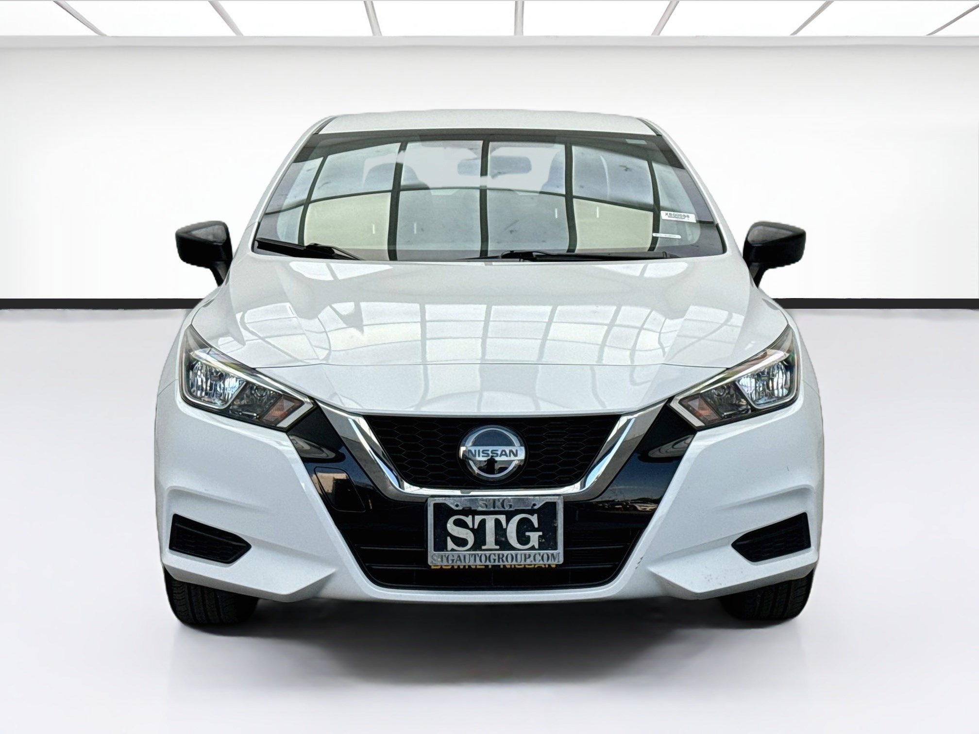 Used 2021 Nissan Versa S FWD image 2
