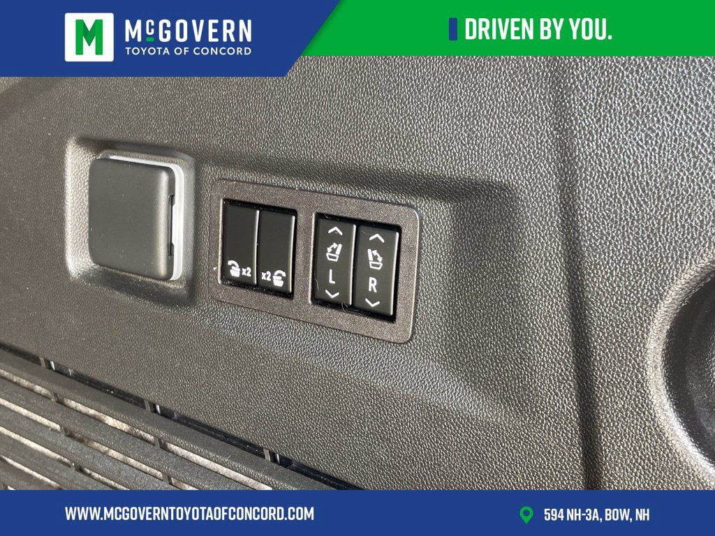 Used 2023 Chevrolet Tahoe Premier w/ Advanced Technology Package AWD/4WD image 40