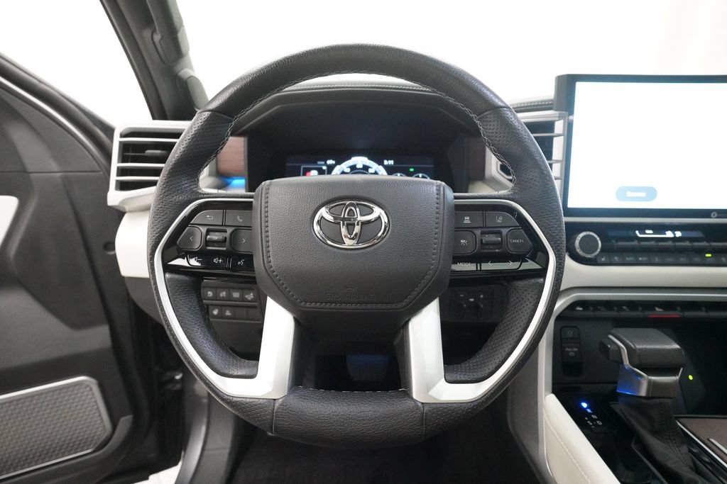 Used 2023 Toyota Sequoia Capstone AWD/4WD image 4
