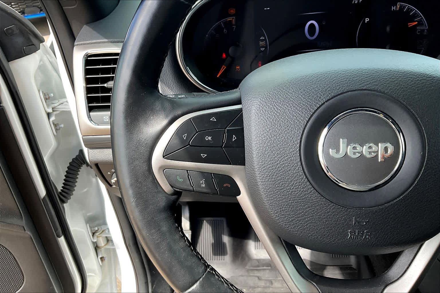 Used 2019 Jeep Grand Cherokee Altitude AWD/4WD image 23