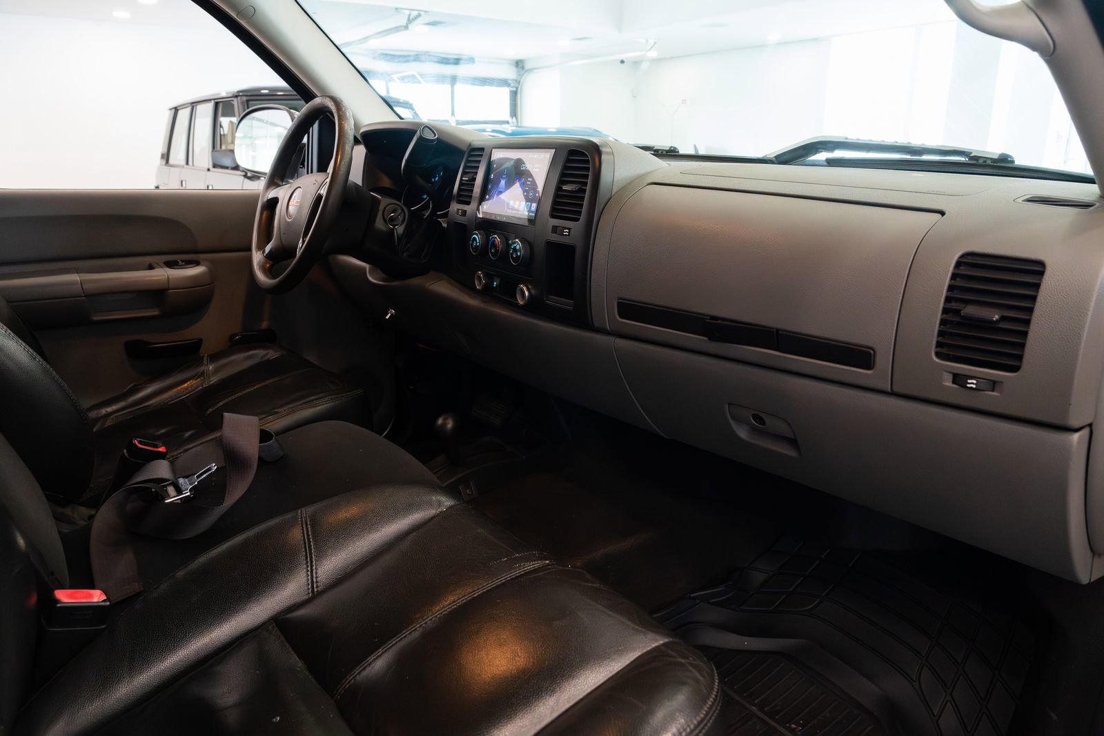 Used 2007 GMC Sierra 1500 W/T w/ Work Truck Preferred Package AWD/4WD image 10