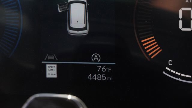 Used 2026 Hyundai Santa Fe SEL FWD image 33